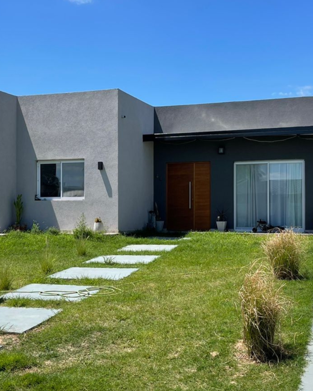 Historias reales de familias que eligieron construir con nosotros y hoy disfrutan de una casa sin humedad, sin demoras y con la tranquilidad de un servicio llave en mano (3)